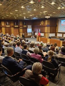 Выдающийся микроминиатюрист Владимир Анискин на Народном факультете НГТУ