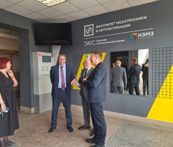 Открытие обновленного холла факультета мехатроники и автоматизации
