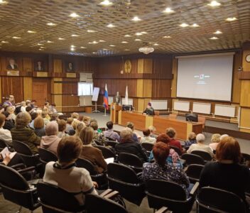 Протоирей отец Александр Реморов на Народном факультете НГТУ