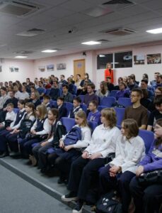 Из космоса — в НГТУ: уникальный подарок от выпускника-микроминиатюриста