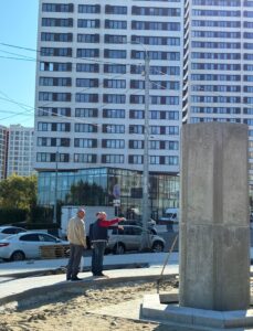 Мэр Новосибирска проинспектировал ход работ по созданию памятника Г.П. Лыщинскому